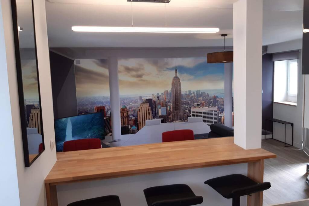 Appartement Renove Le New-York En Centre Ville - Terrasse Et Parking - Non Climatise La Roche-Chalais Exterior photo